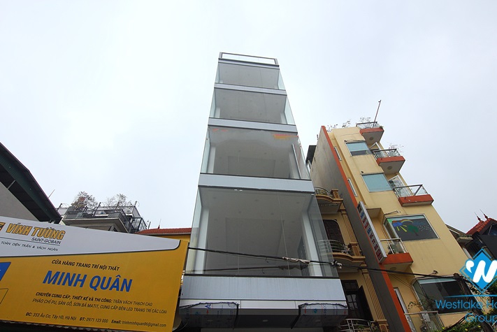 A brand-new 5-floor office for rent in the main road Au Co st, Tay Ho district